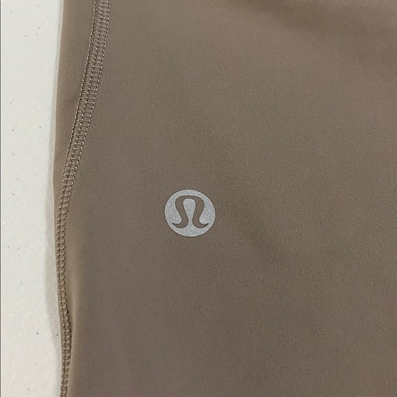 Lululemon - Fast and Free High Rise Tight 25” *Pockets - NWT - Picture 3 of 6